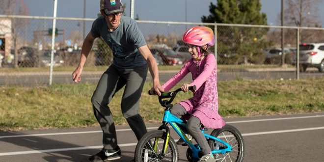 Как да научим детето да кара колело